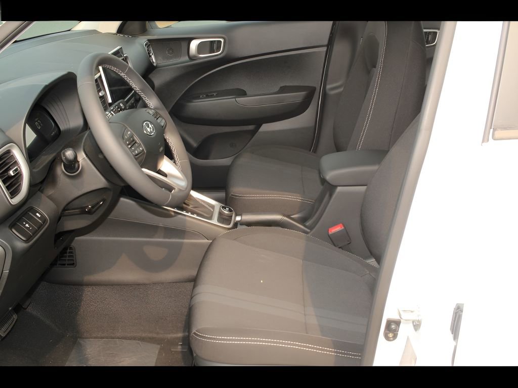New 2025 Hyundai Venue SEL image 11