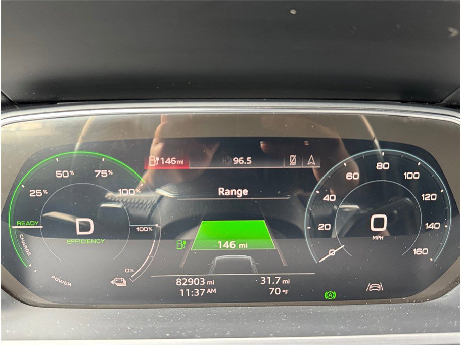 Used 2019 Audi e-tron Prestige w/ Prestige Package AWD/4WD image 16