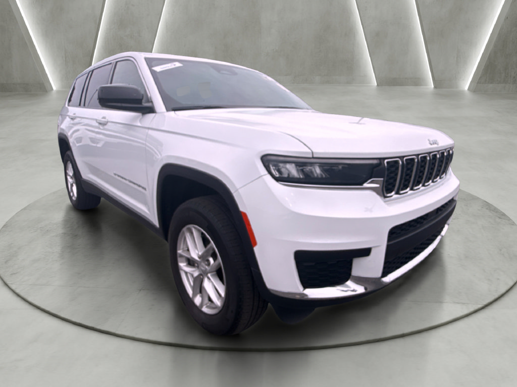 Used 2024 Jeep Grand Cherokee L Laredo w/ Luxury Tech Group I AWD/4WD image 1