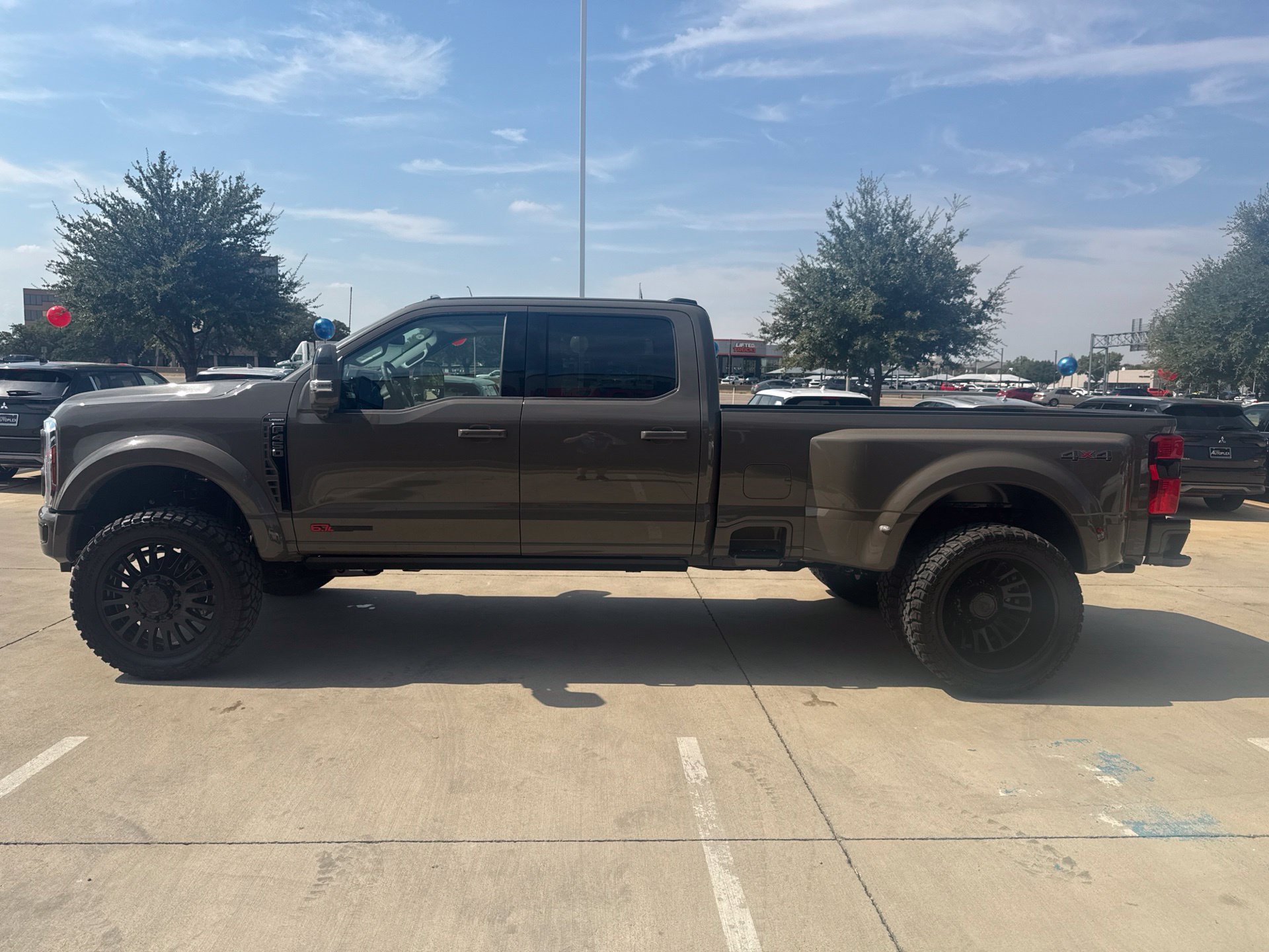 Used 2027 Ford F450 Lariat AWD/4WD image 3