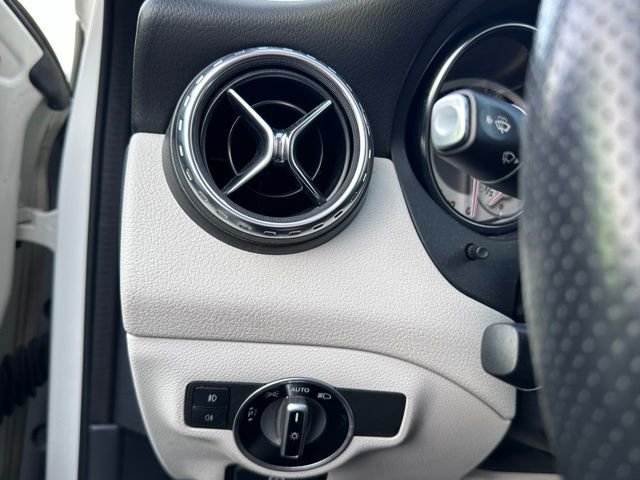 Used 2016 Mercedes-Benz GLA 250 4MATIC image 15