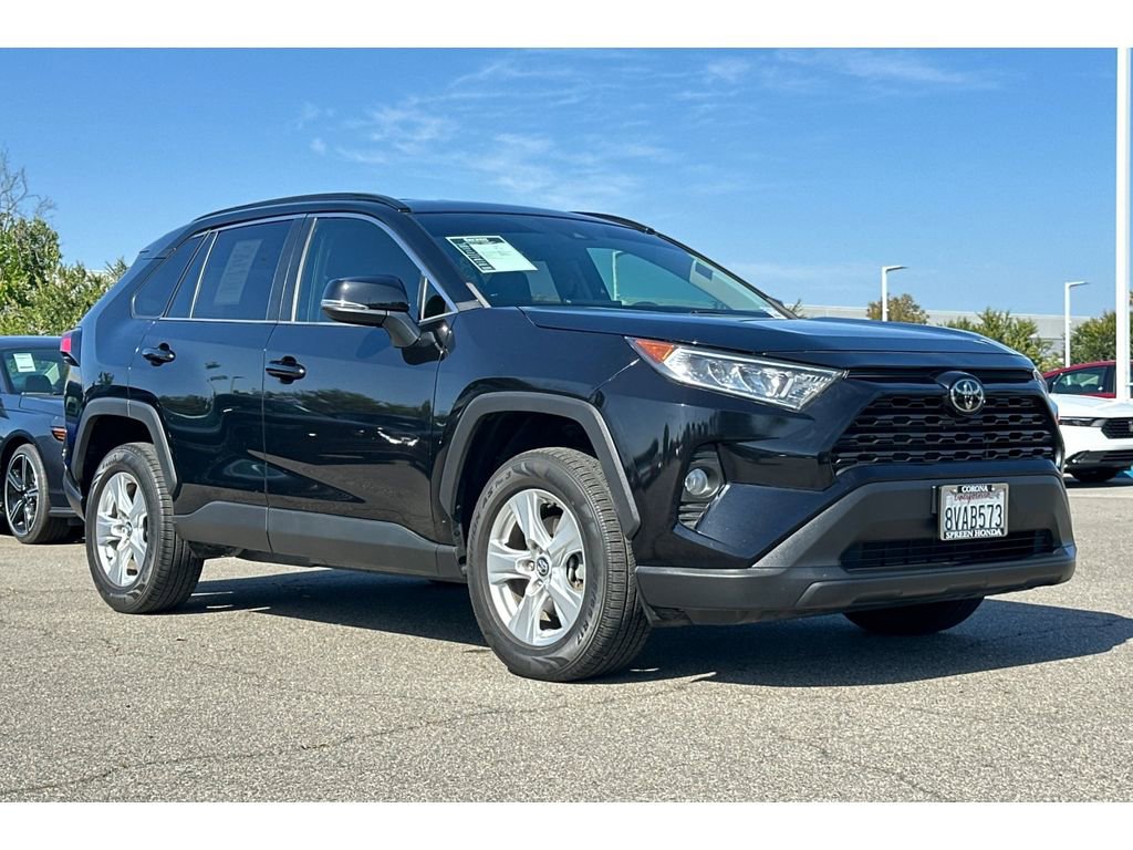 Used 2020 Toyota RAV4 XLE FWD image 8