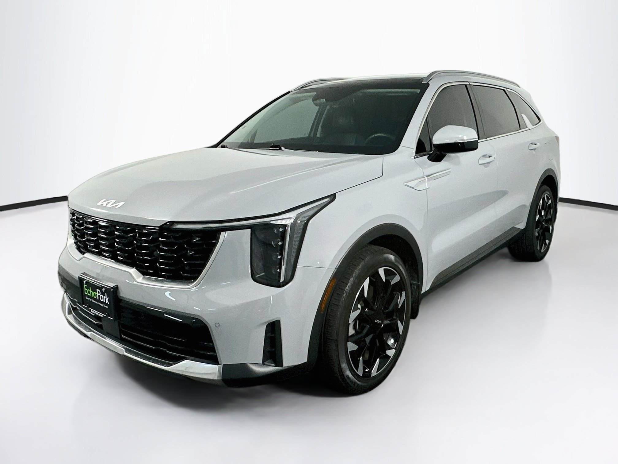 Used 2024 Kia Sorento EX w/ Panoramic Sunroof Package FWD image 3