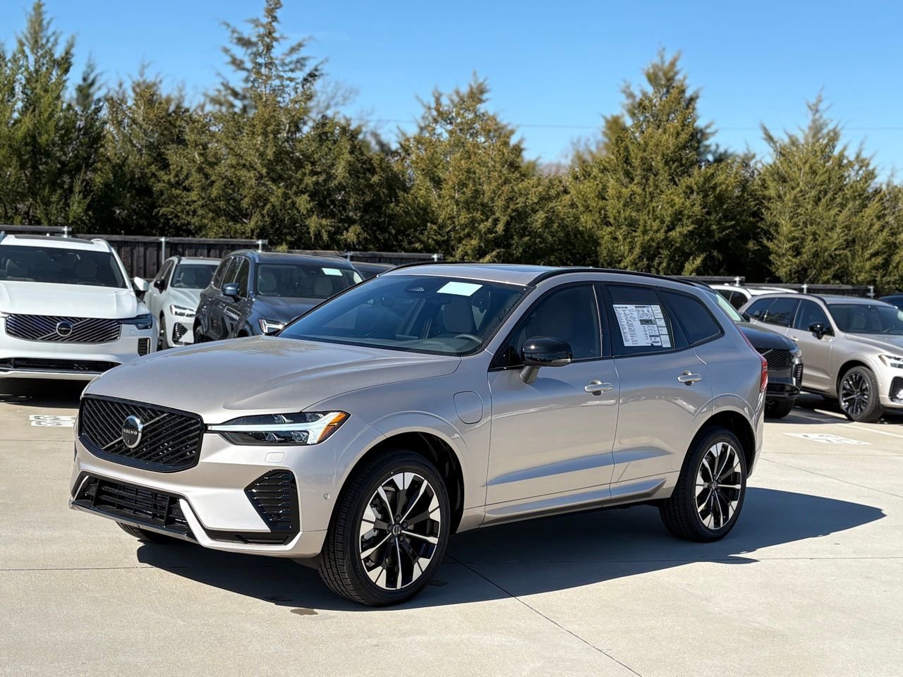 New 2026 Volvo XC60 T8 Plus w/ Protection Package Premier AWD/4WD image 3