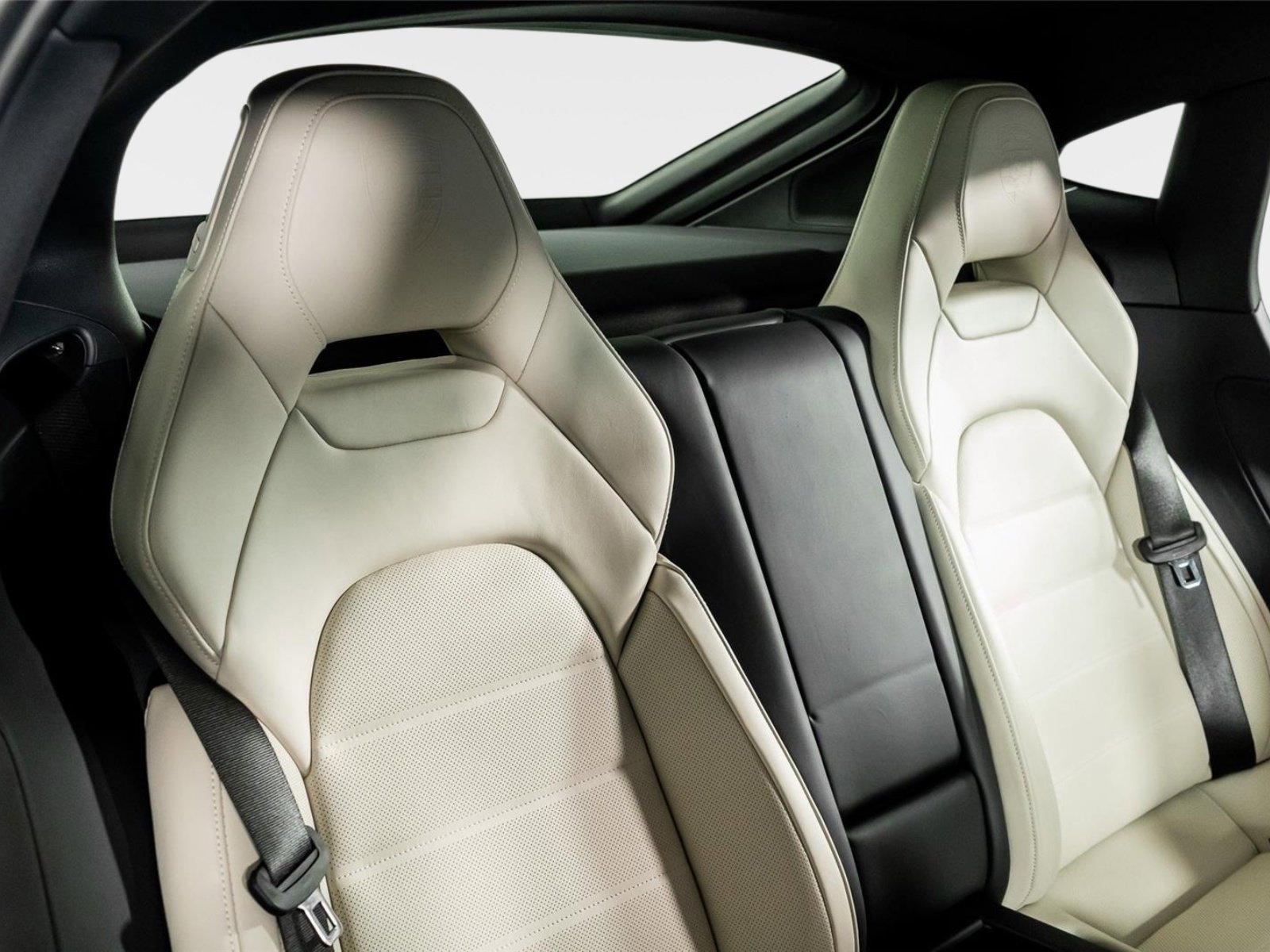 Used 2025 Porsche Panamera 4 w/ Premium Package image 31