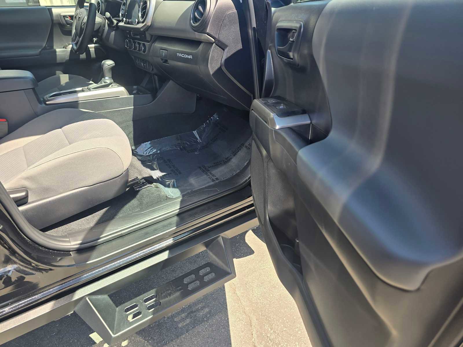 Used 2023 Toyota Tacoma SR5 AWD/4WD image 10