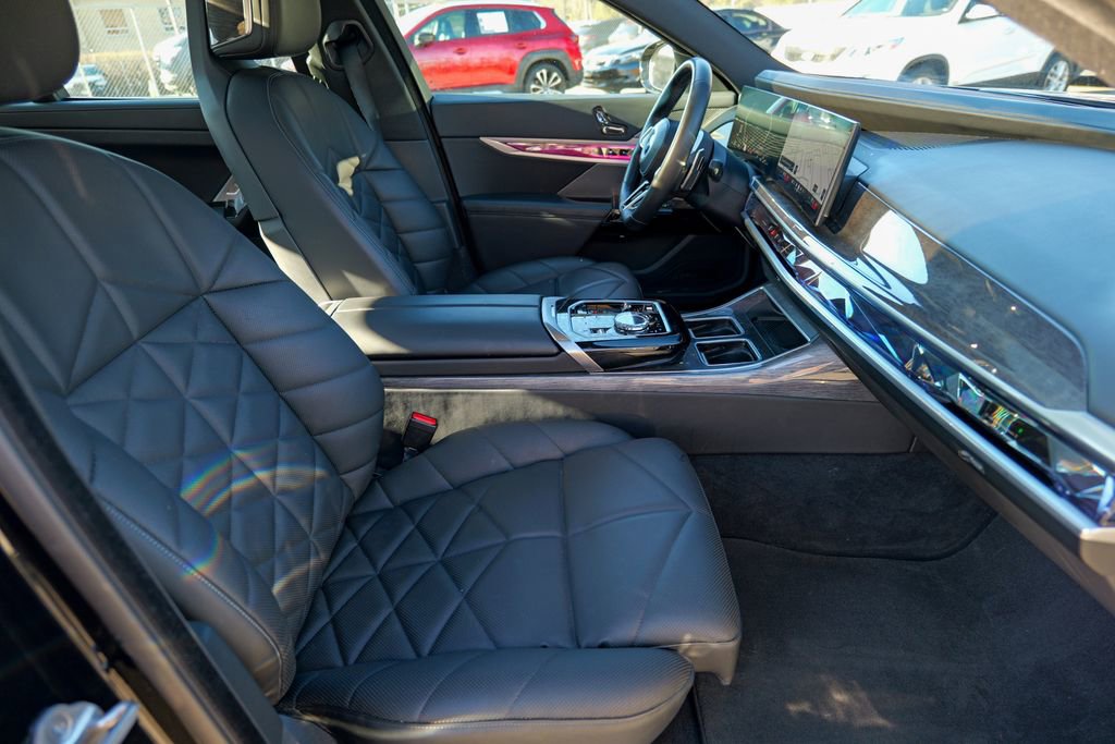 Used 2023 BMW 740i w/ Parking Assistance Package image 47