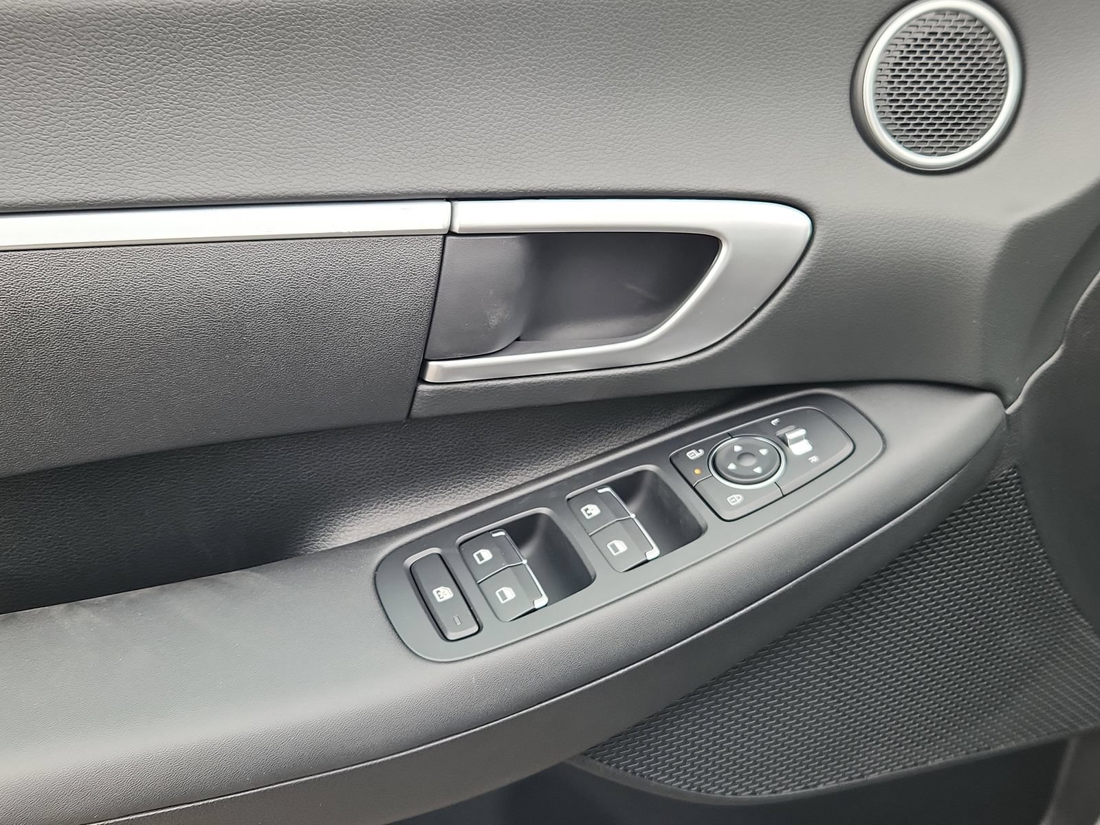 New 2026 Hyundai Sonata SE FWD image 6