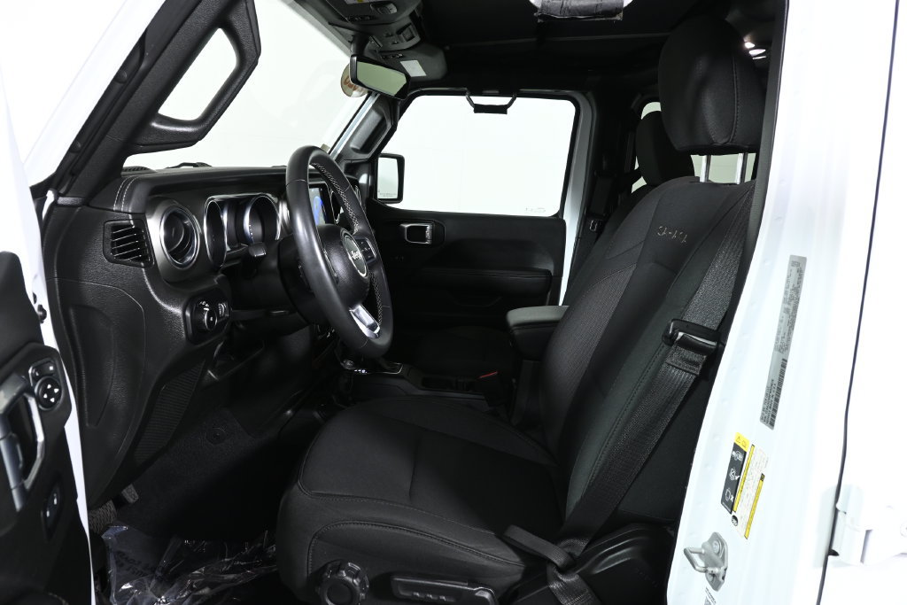Used 2023 Jeep Wrangler Unlimited Sahara AWD/4WD image 3