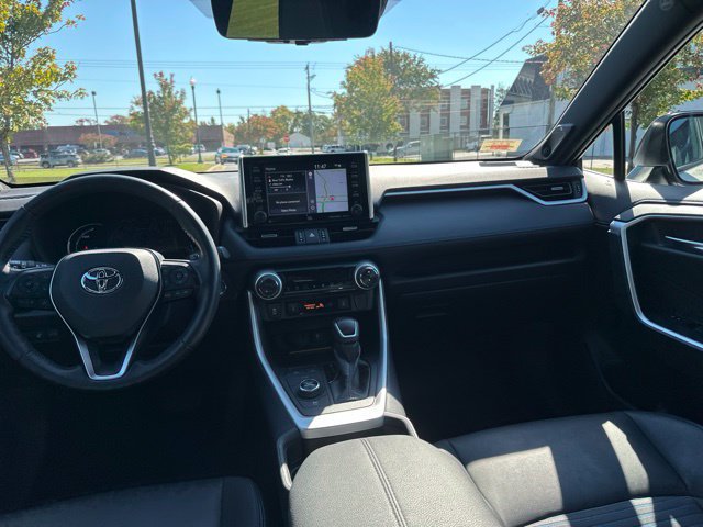 Used 2021 Toyota RAV4 XSE AWD/4WD image 3