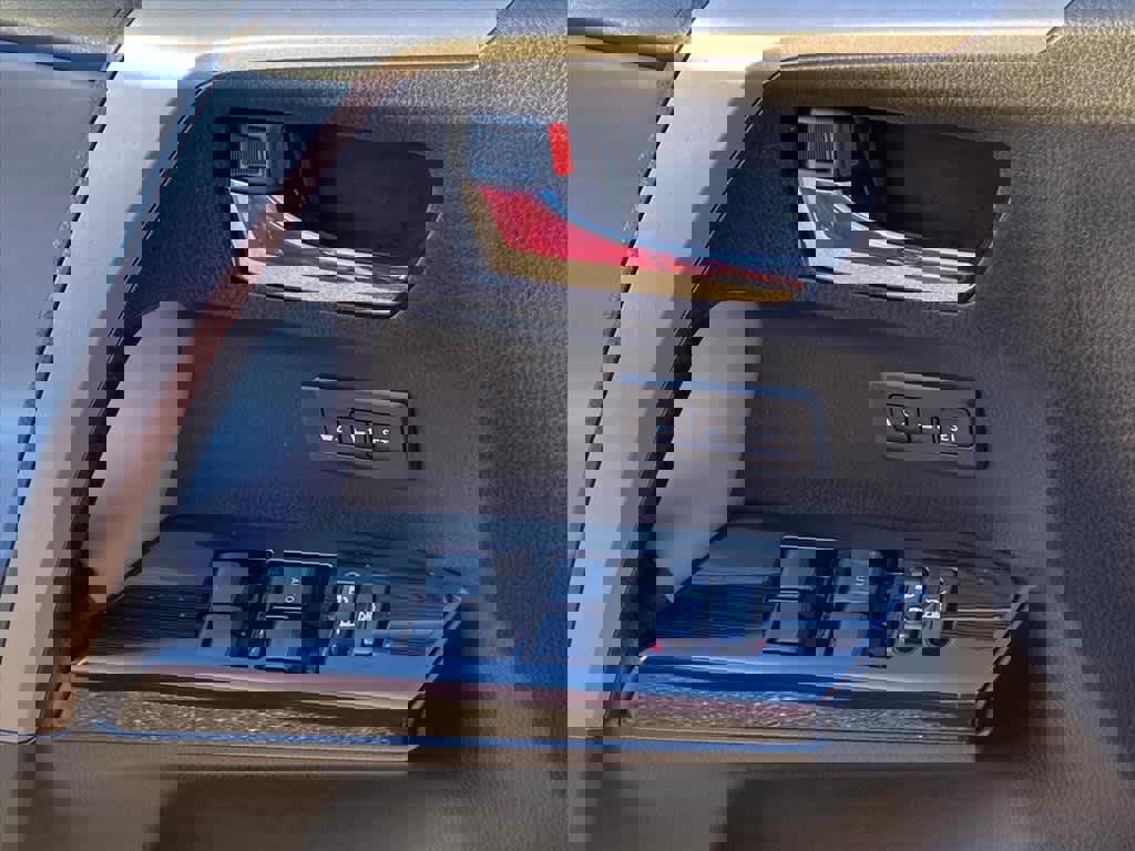 Used 2017 Toyota RAV4 Limited w/ Protection Package image 21