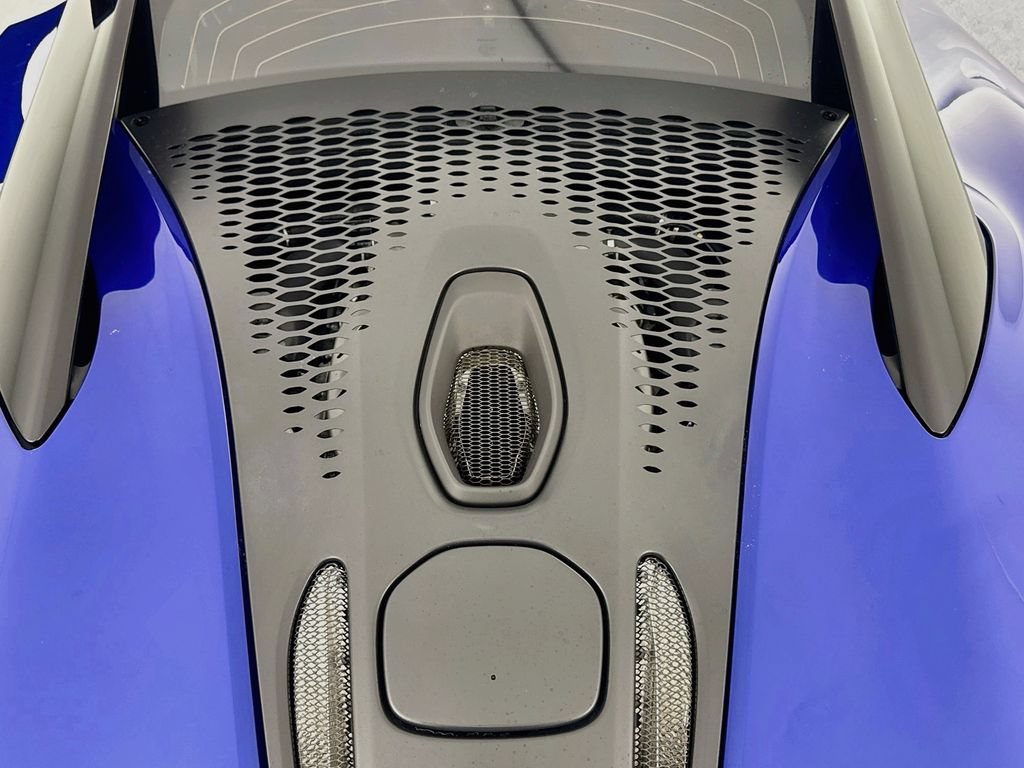 Used 2023 McLaren Artura RWD image 31