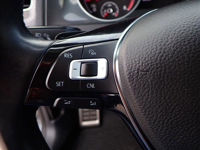 Used 2018 Volkswagen Golf SE image 15