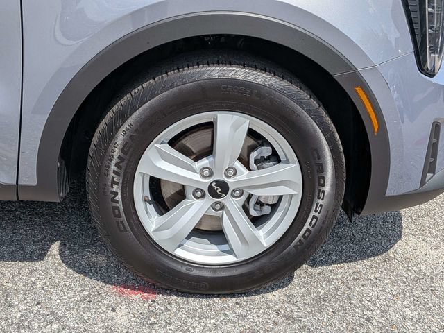 Used 2025 Kia Sorento LX FWD image 13