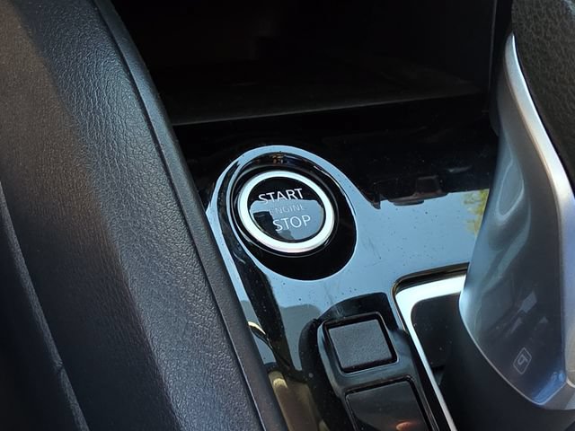 Certified 2025 Nissan Versa SR w/ Trunk Package FWD image 26