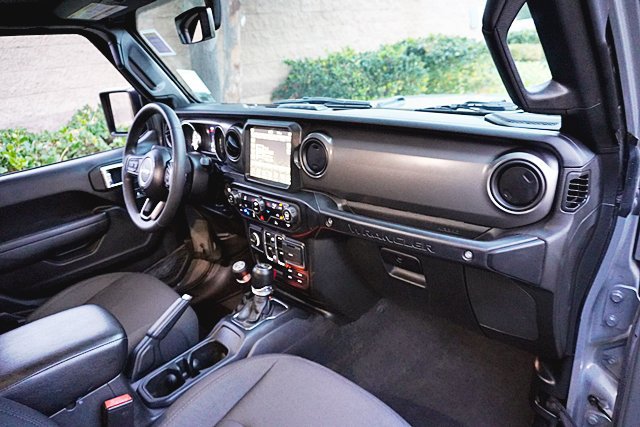 Used 2023 Jeep Wrangler Unlimited AWD/4WD image 17