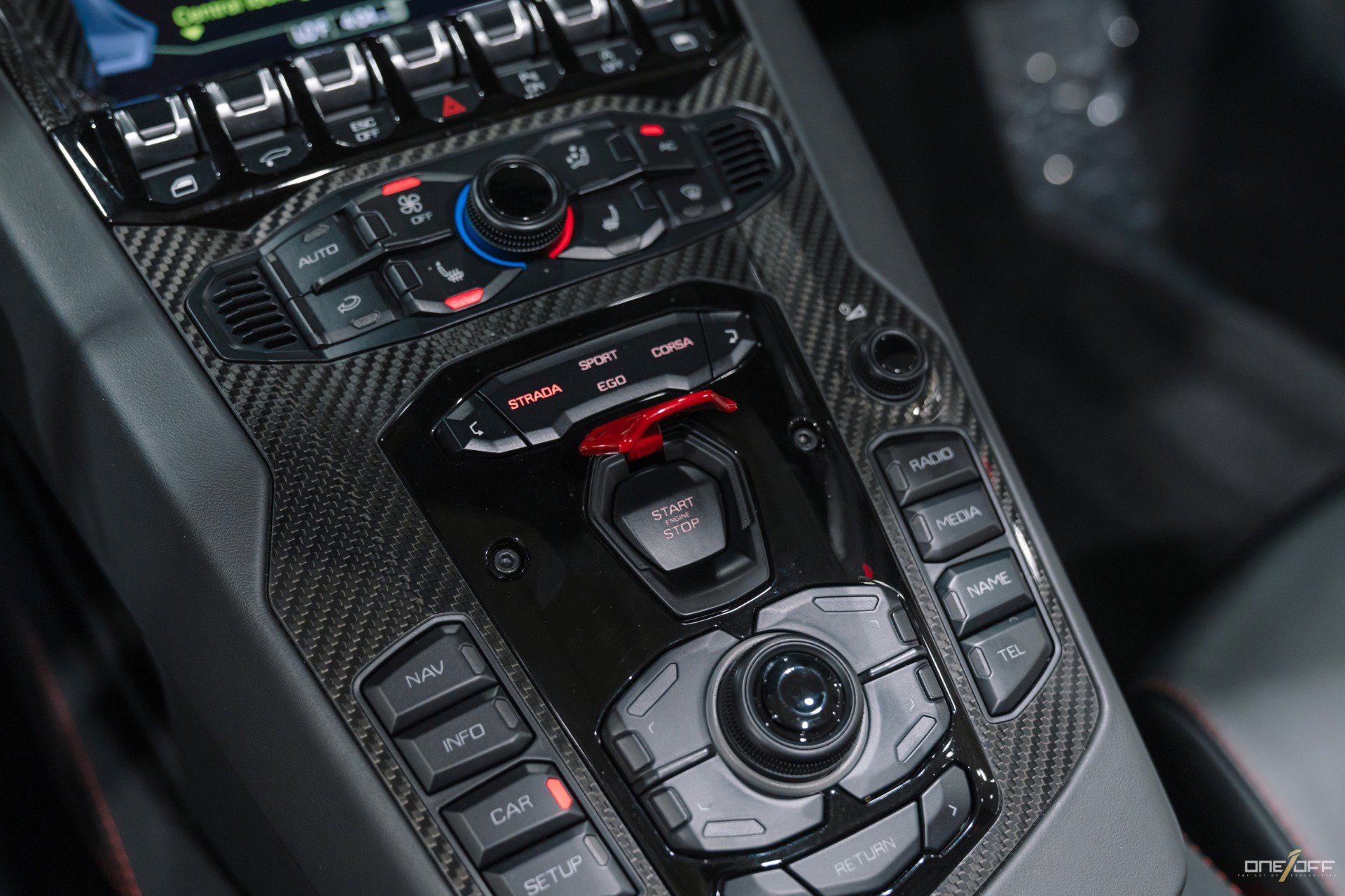 Used 2018 Lamborghini Aventador S image 38