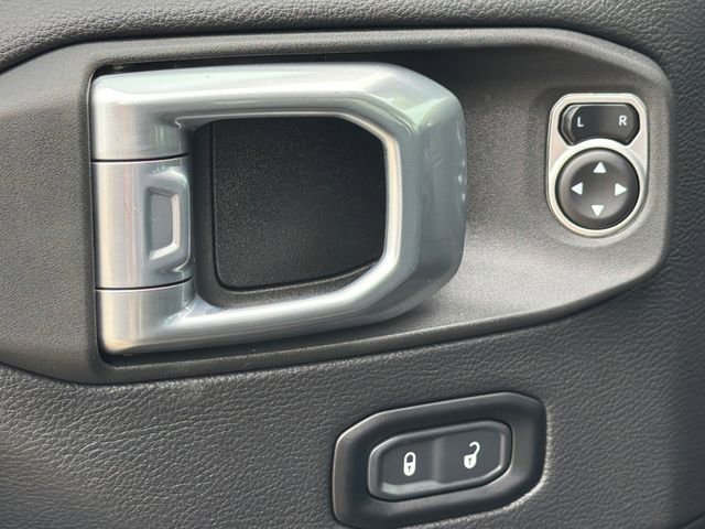 Used 2025 Jeep Gladiator Sport AWD/4WD image 21
