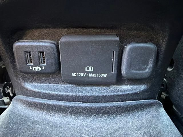 Used 2018 Chevrolet Malibu LT w/ Leather Package FWD image 17