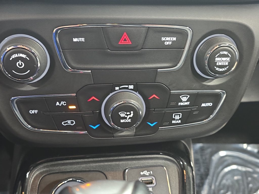 Used 2019 Jeep Compass Limited AWD/4WD image 22