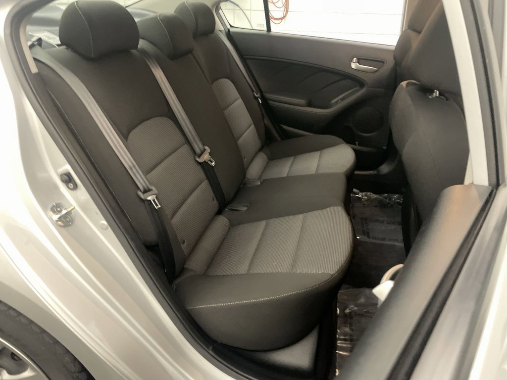 Used 2017 Kia Forte LX image 16