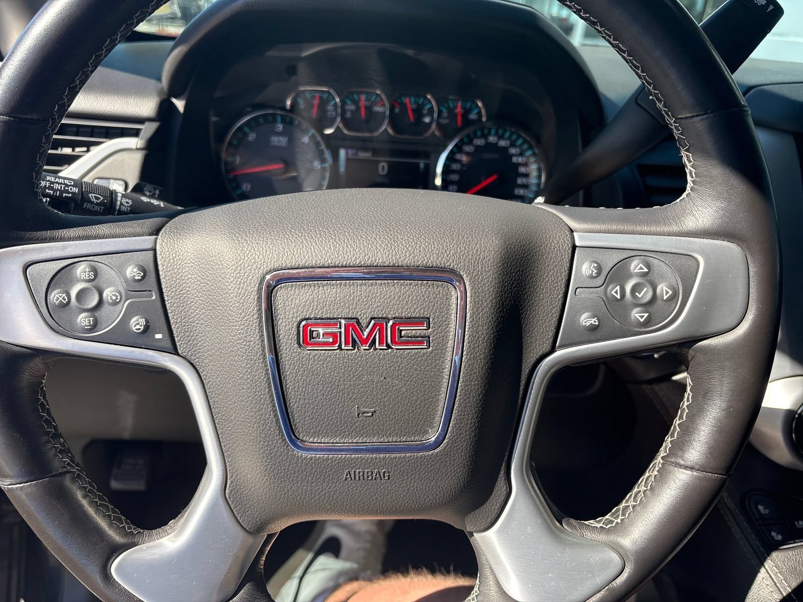 Used 2020 GMC Yukon SLT AWD/4WD image 44