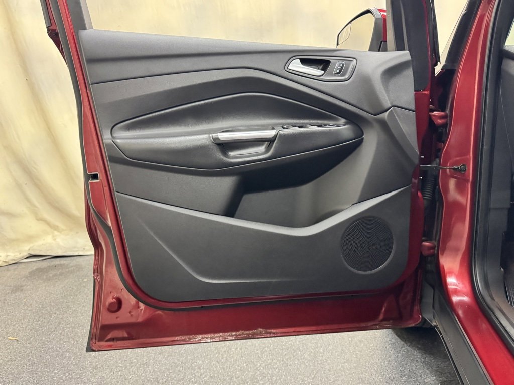 Used 2018 Ford Escape SE image 12