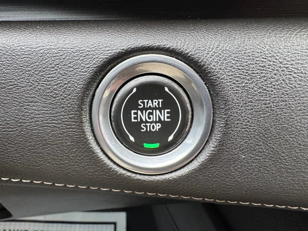 Used 2021 Cadillac Escalade Sport w/ LPO, Illumination Package AWD/4WD image 28