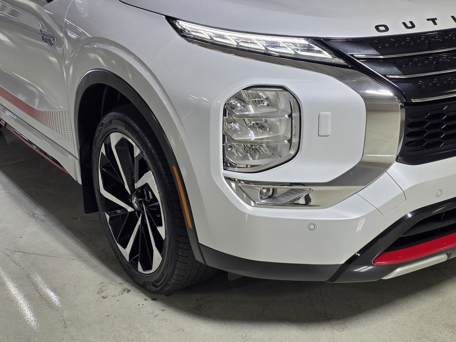 Used 2024 Mitsubishi Outlander Ralliart image 10