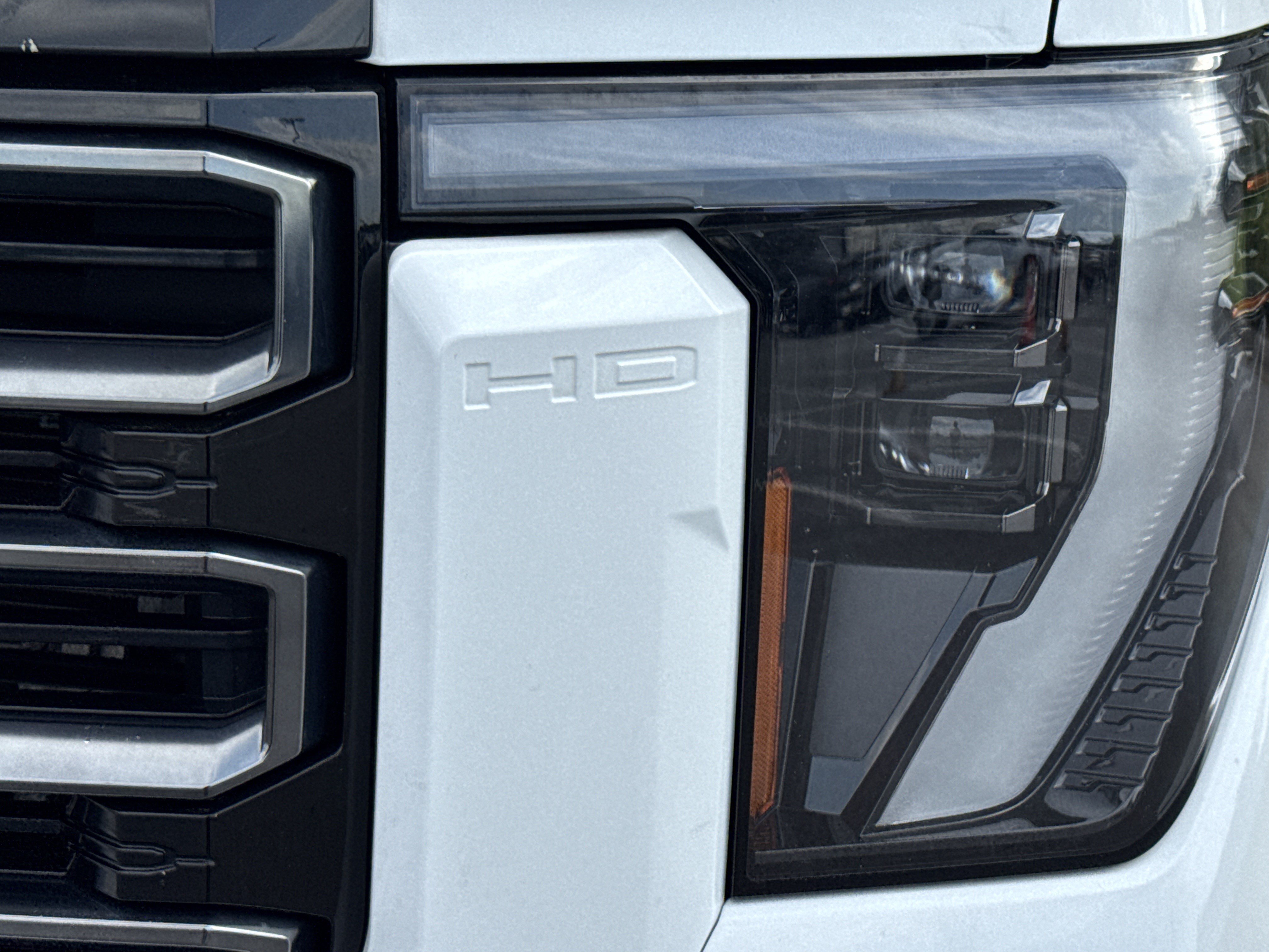 Used 2024 GMC Sierra 2500 AT4 w/ AT4 Premium Plus Package AWD/4WD image 6