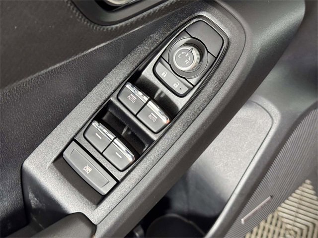 Used 2025 Subaru Crosstrek 2.5i Limited w/ Crosstrek Mirror Package image 18