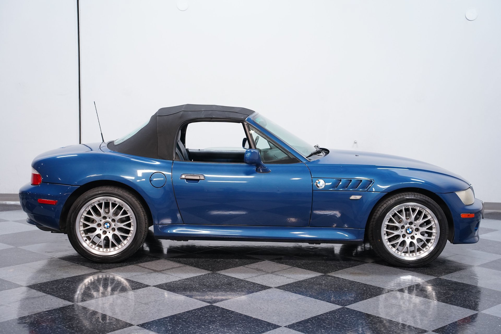 Used 2001 BMW Z3 3.0i RWD image 12