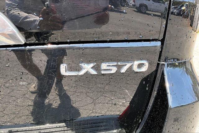 Used 2021 Lexus LX 570 4WD w/ Luxury Package image 24