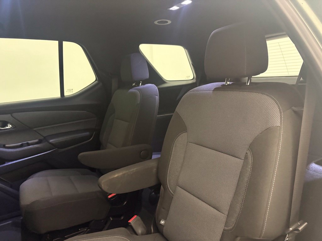 Used 2022 Chevrolet Traverse LT FWD image 30