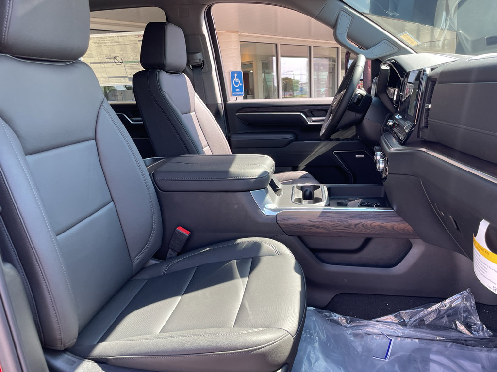 New 2025 GMC Sierra 2500 SLT w/ SLT Convenience Package image 28