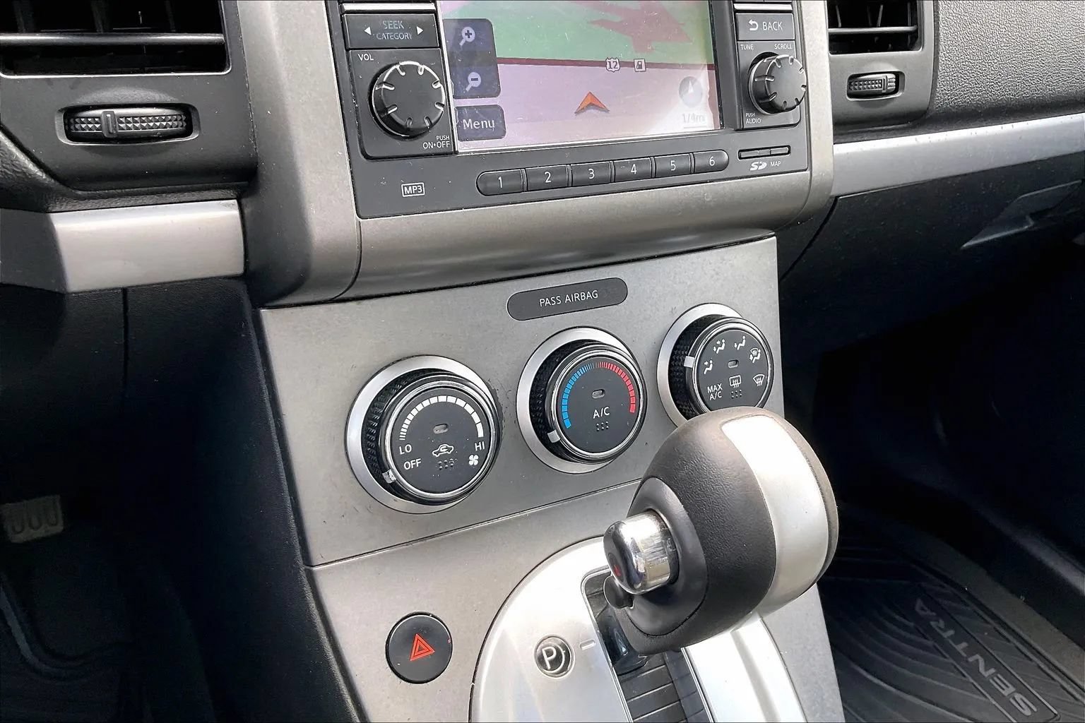 Used 2012 Nissan Sentra 2.0 SR w/ Special Edition Pkg FWD image 19