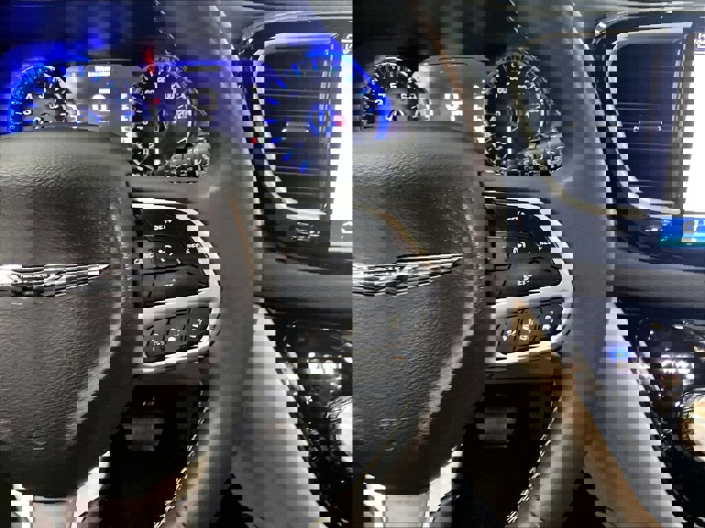 Used 2023 Chrysler Pacifica Touring-L FWD image 25