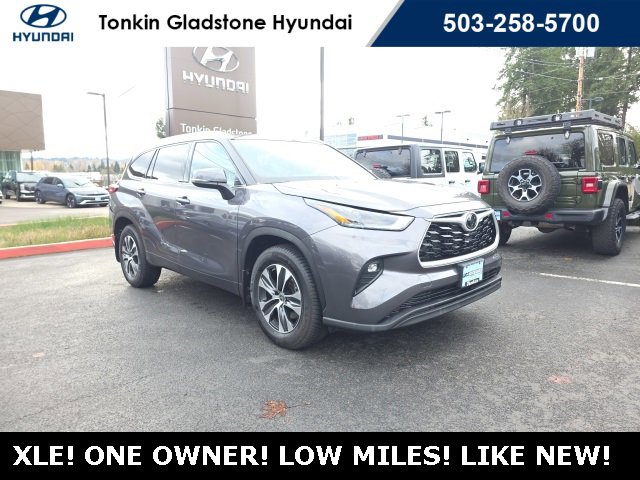 Used 2022 Toyota Highlander XLE image 1