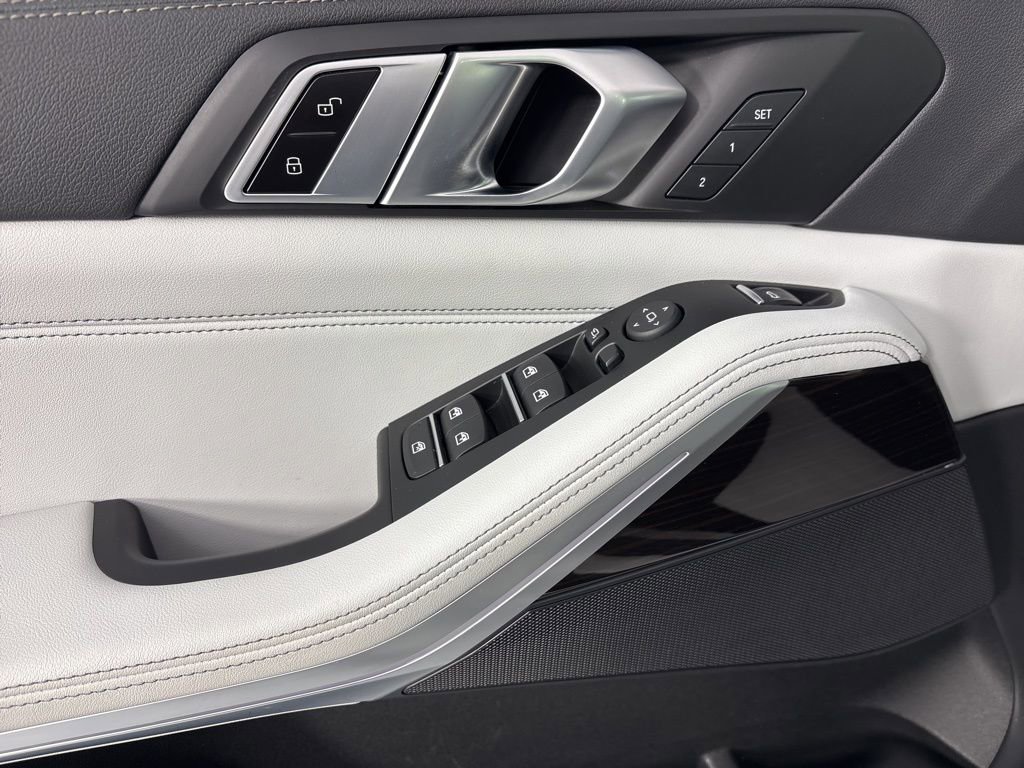 Certified 2023 BMW X5 xDrive40i w/ Executive Package image 13