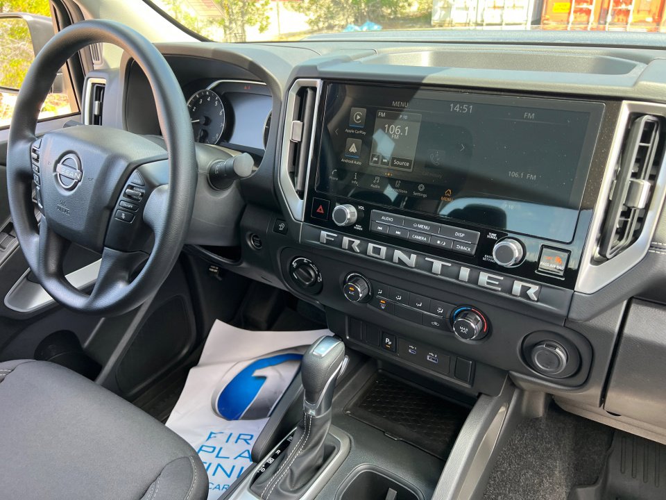 Used 2025 Nissan Frontier SV AWD/4WD image 28