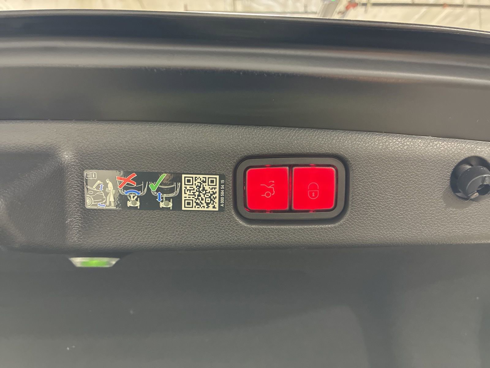 Used 2025 Mercedes-Benz E 53 AMG e 4MATIC Sedan image 6