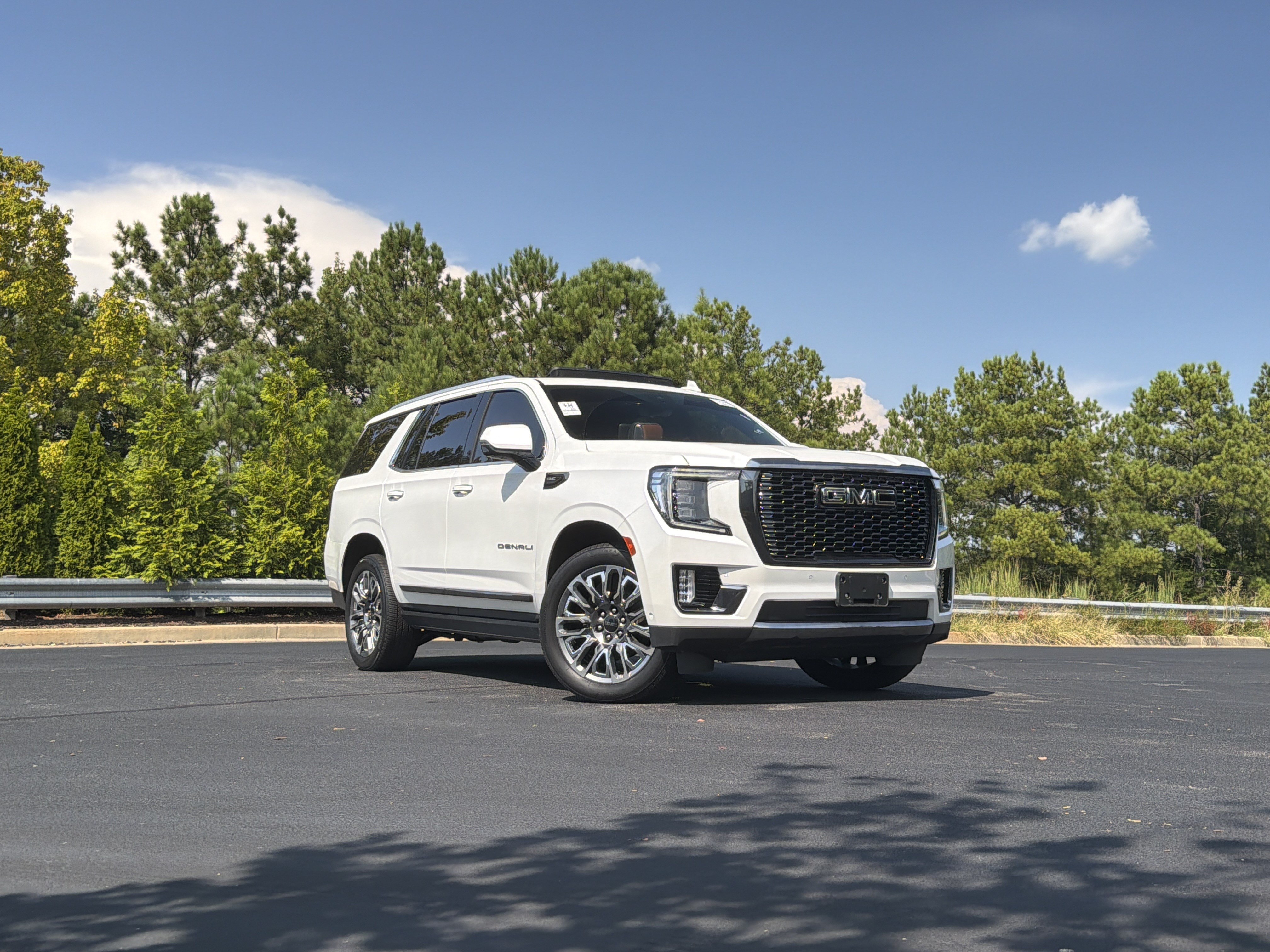 Used 2023 GMC Yukon Denali Ultimate AWD/4WD image 2