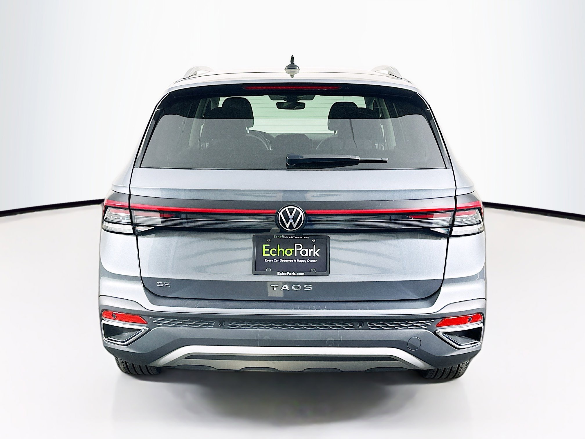 Used 2025 Volkswagen Taos SE image 7