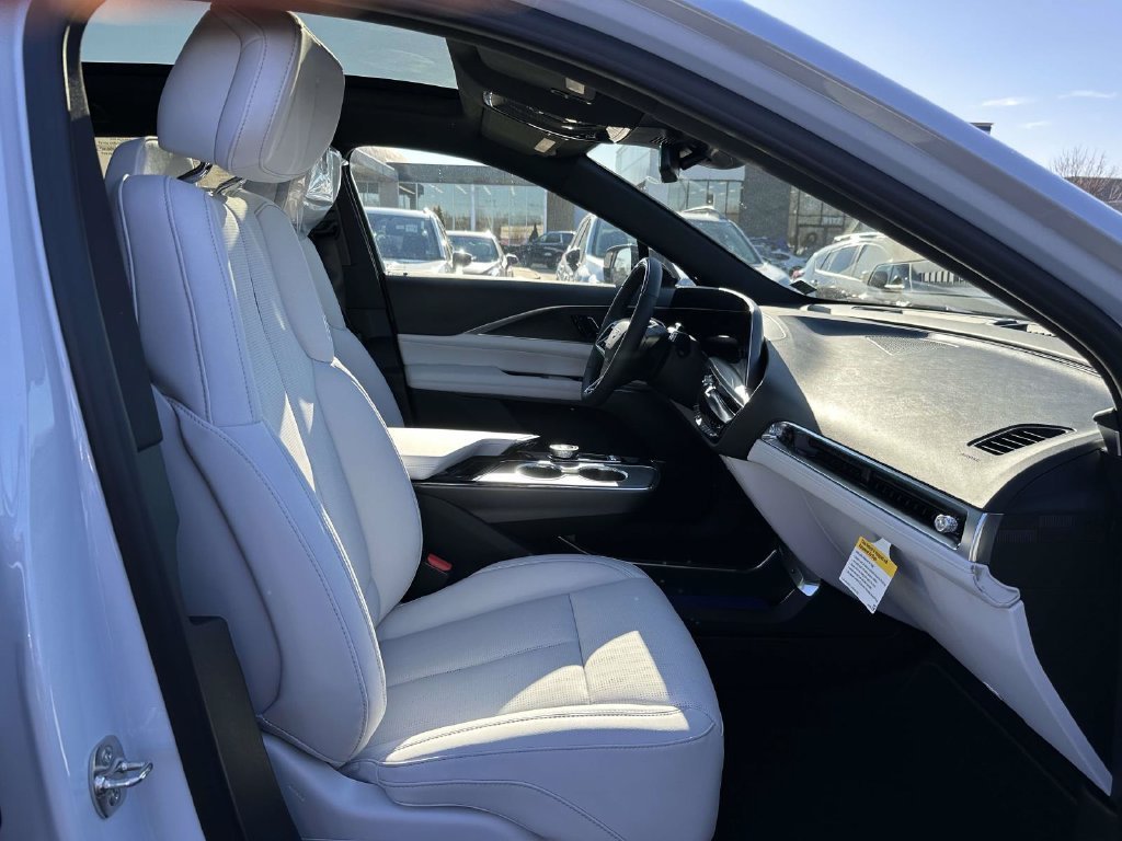 New 2026 Cadillac Lyriq Luxury RWD image 35