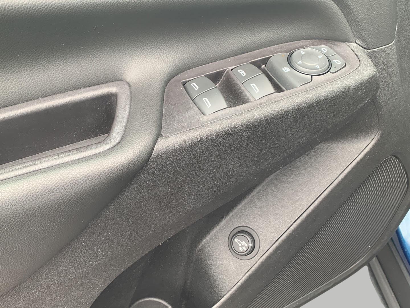 Used 2019 Chevrolet Equinox LT AWD/4WD image 17