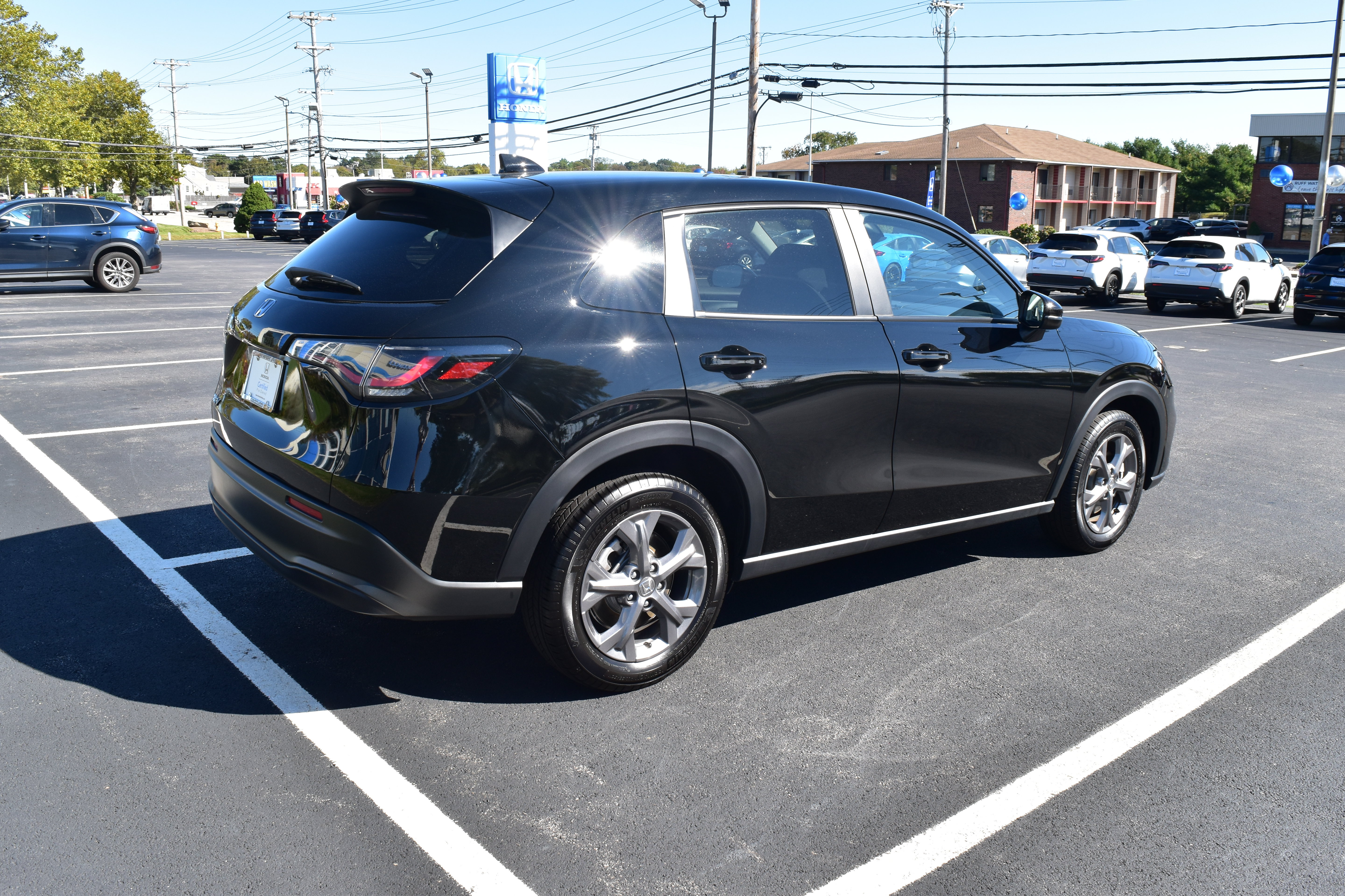 Certified 2027 Honda HR-V LX image 3