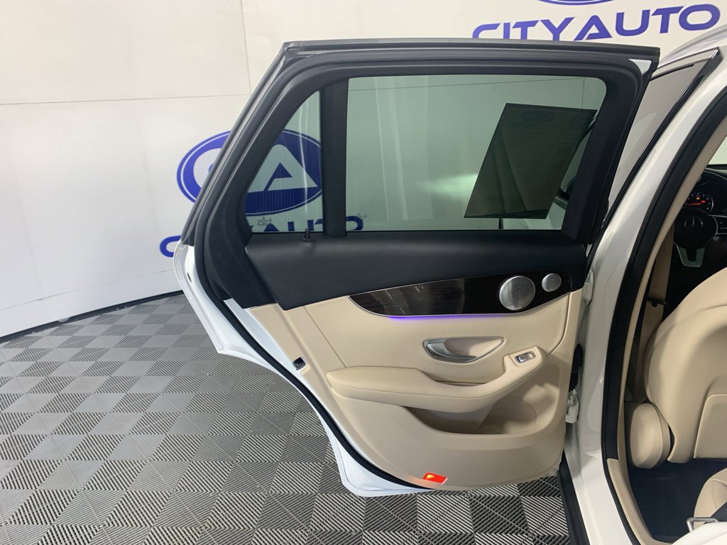 Used 2020 Mercedes-Benz GLC 300 4MATIC w/ Parking Assistance Package image 32