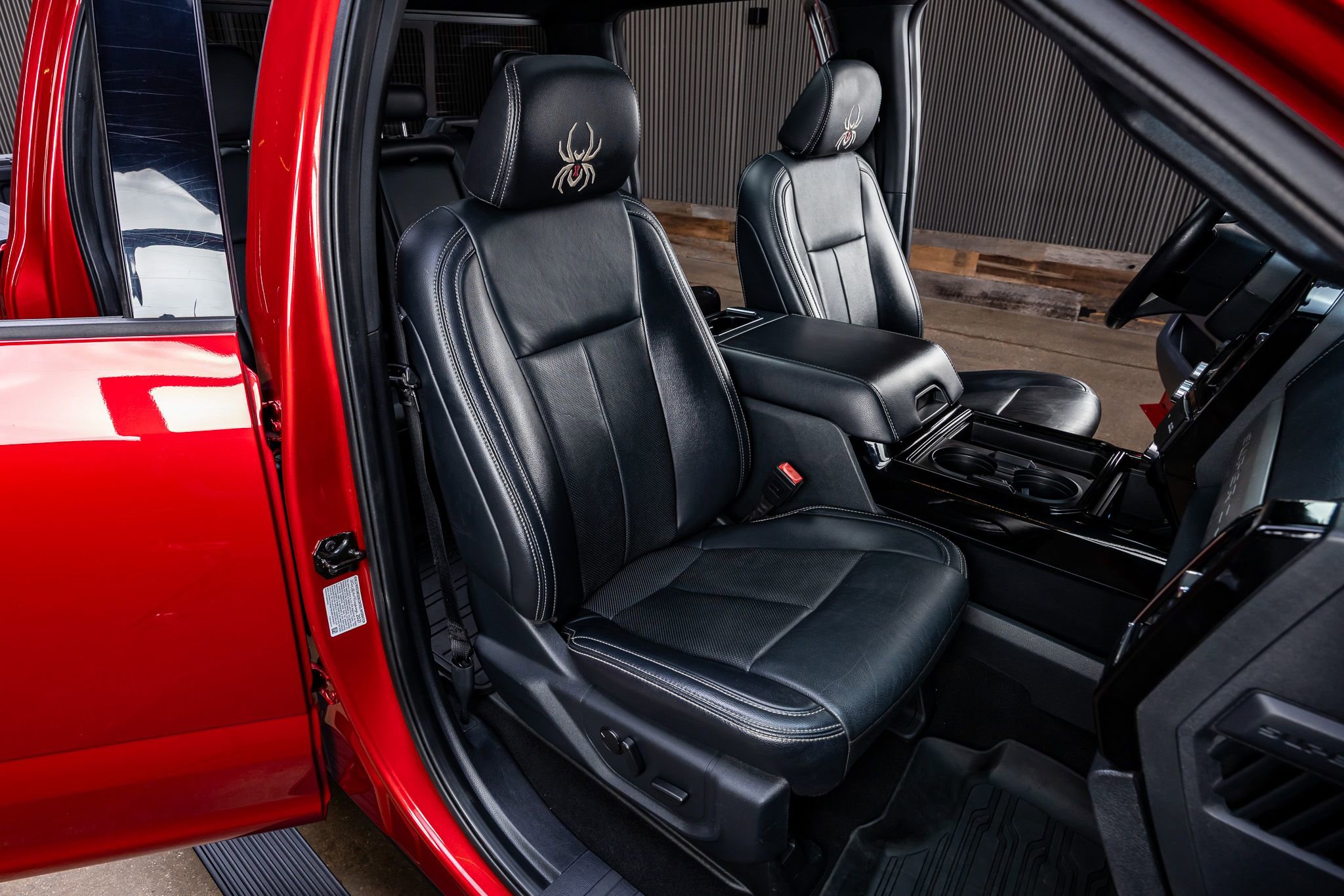 Used 2022 Ford F250 Lariat w/ Black Appearance Package image 30