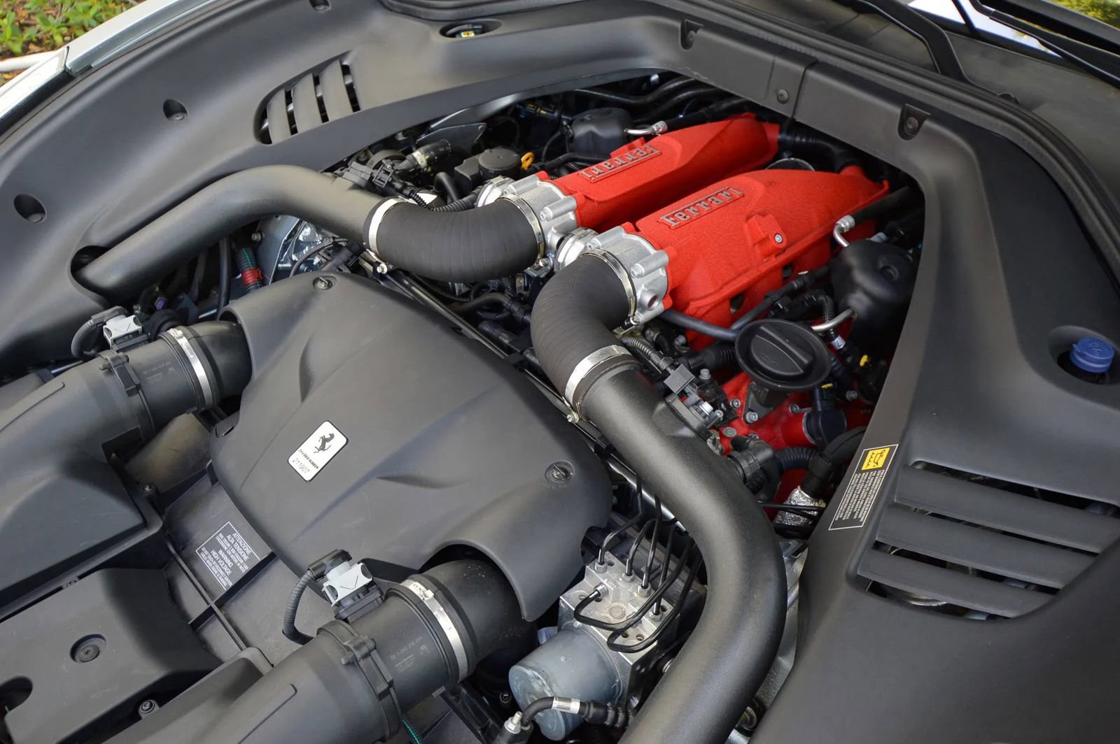 Used 2015 Ferrari California T RWD image 70