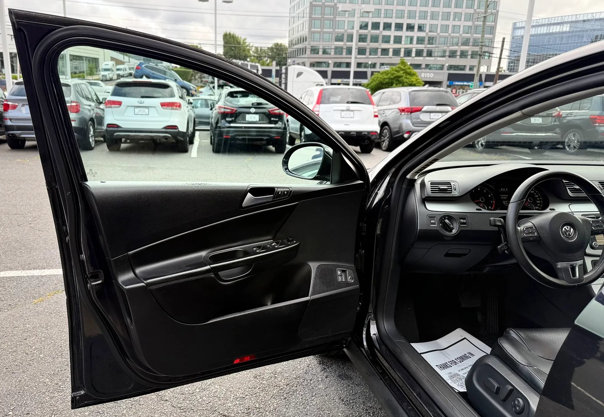 Used 2010 Volkswagen Passat Komfort FWD image 9